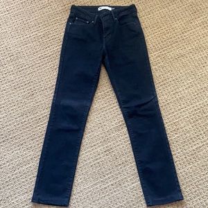 Levi’s black jeans